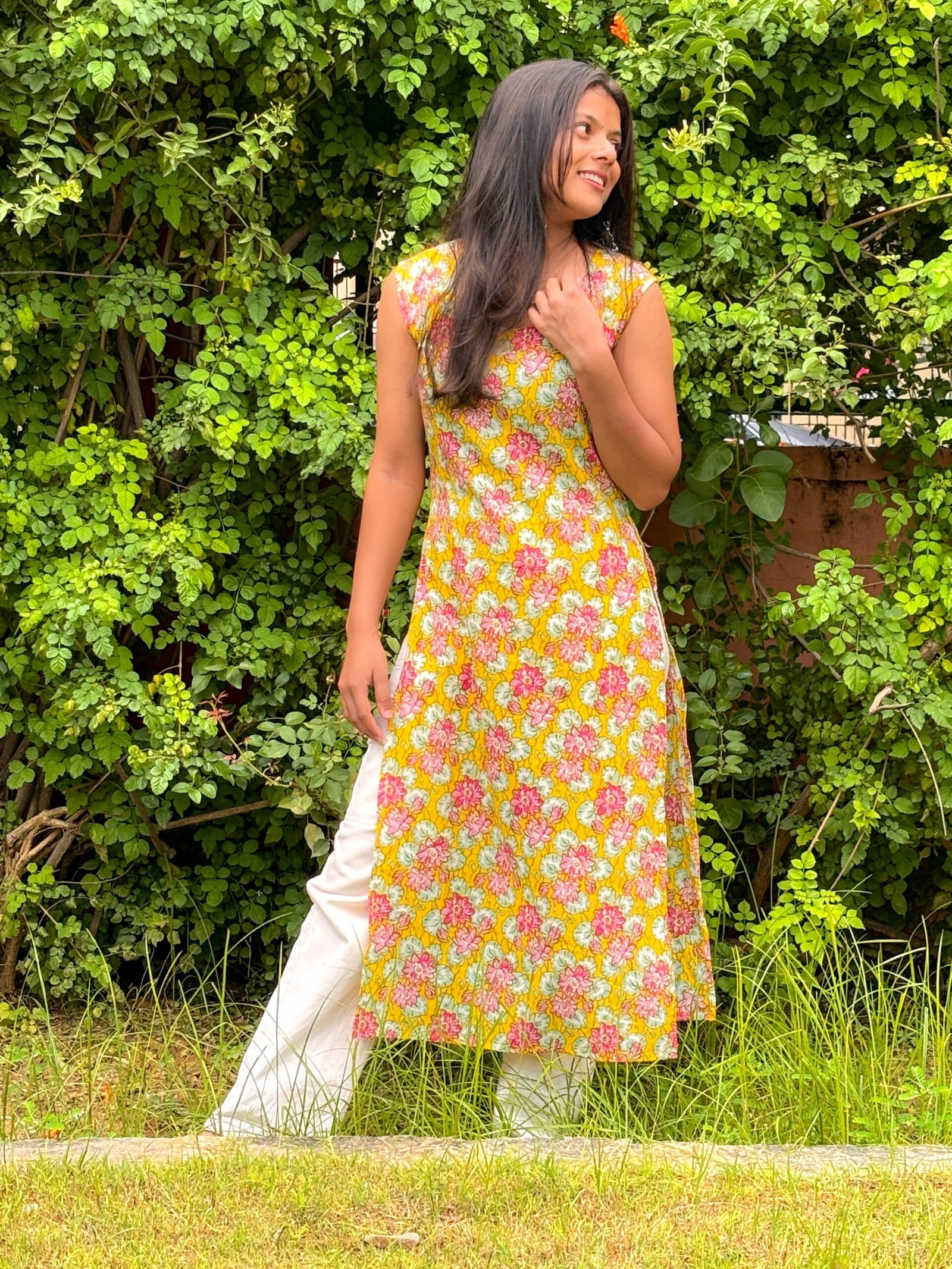 052E8D49-BF3F-4FD9-8D45-6461D67B2E51-2.jpg Laila floral Kurta - SALE - Image 1