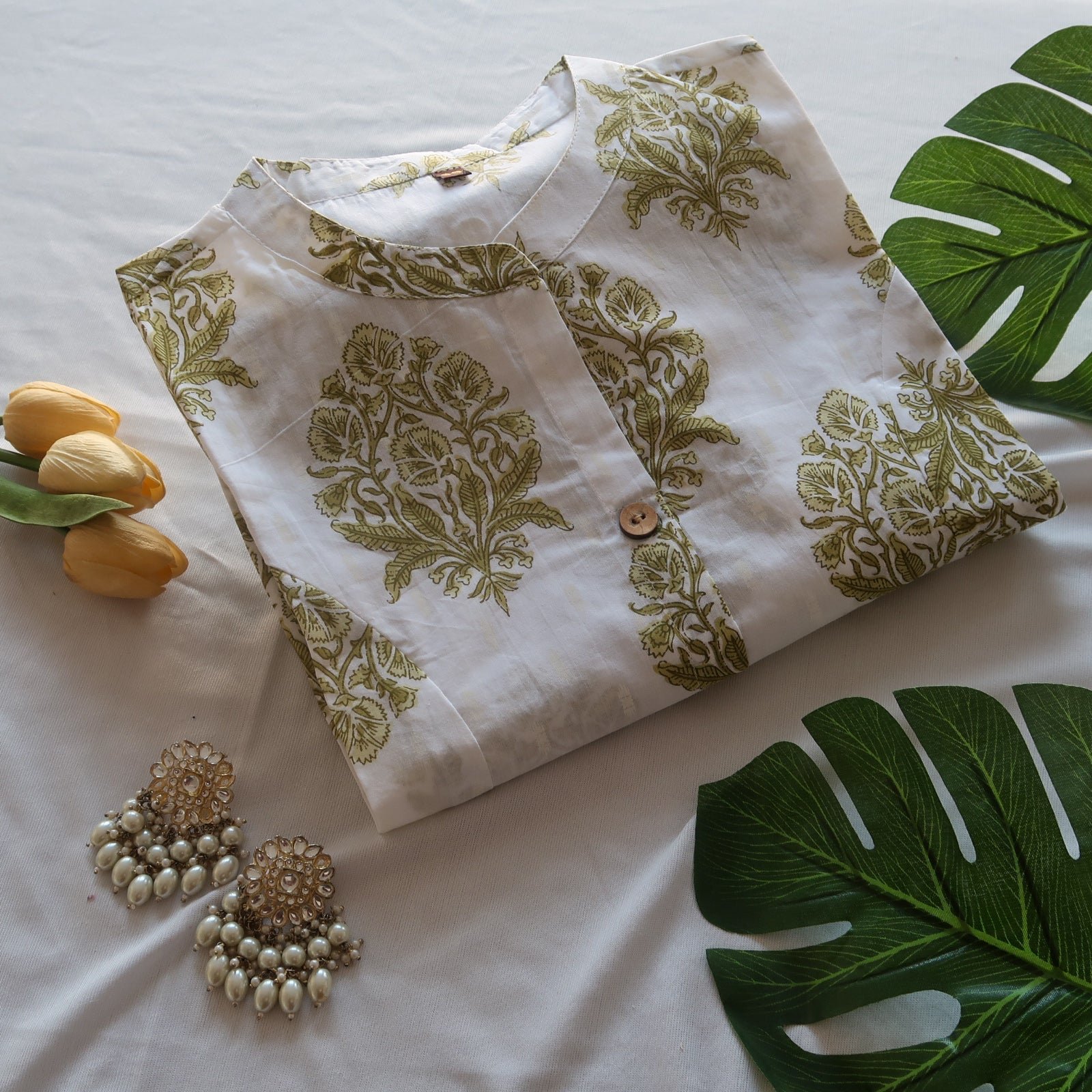 5B823AA5-9198-41B2-89DA-6AB9F74FF743-2.jpg Green Poppy Floral Kurta - Image 1