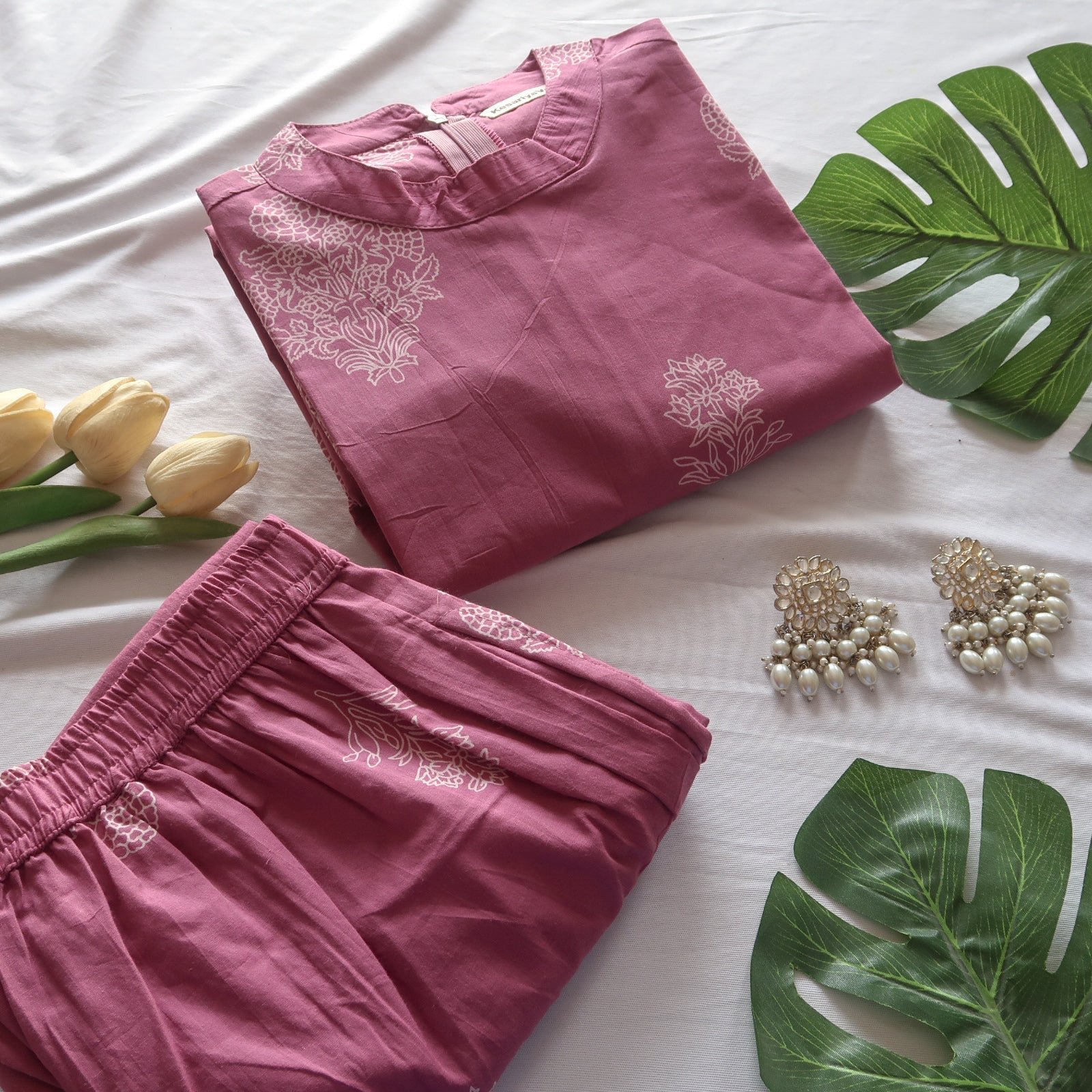 5FA27EE8-7B03-40D4-B5D2-31EDB188D91C-2.jpg Mauve Neer Suit Set - Image 1