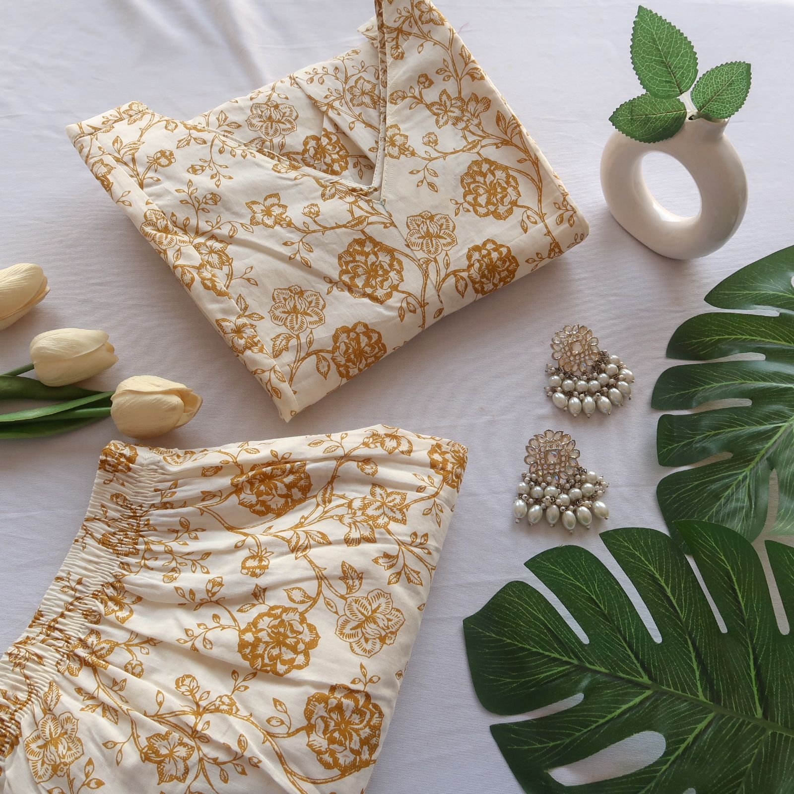 IMG-20250419-WA0188-2.jpg Golden Aura Comforter Suit Set - Image 1