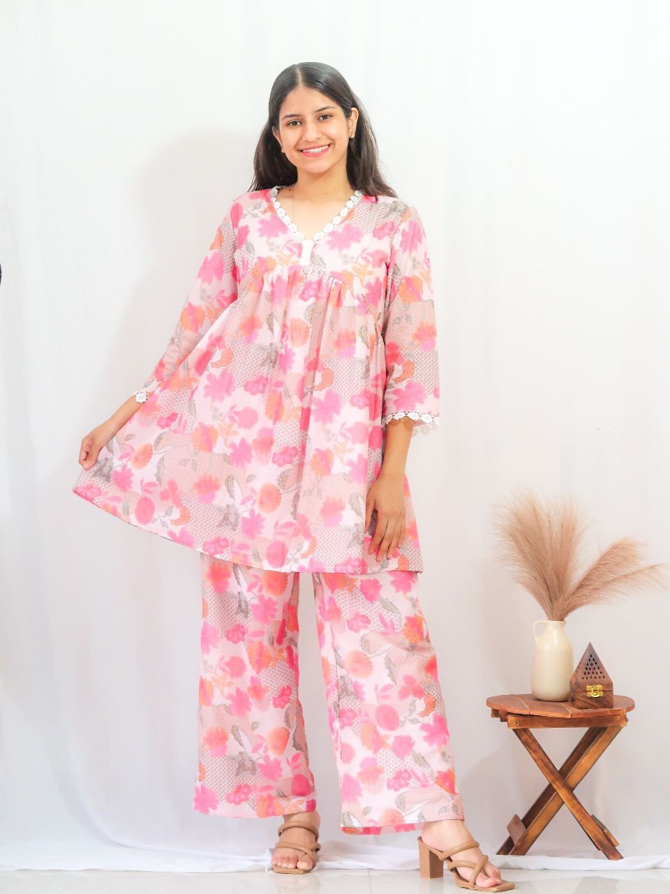 WhatsApp_Image_2024-09-10_at_15.29.08_dab4f435-2.jpg FloraBloom Suit Set - Nazakat (SALE) - Image 1